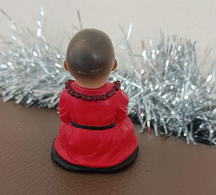 Petit boudha moine joyeux - photo numéro 2