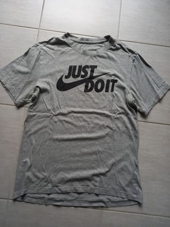 Tee shirt nike