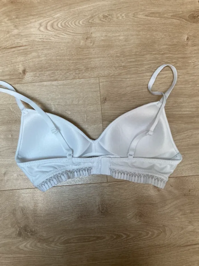 Soutien gorge ado 80A - photo numéro 2