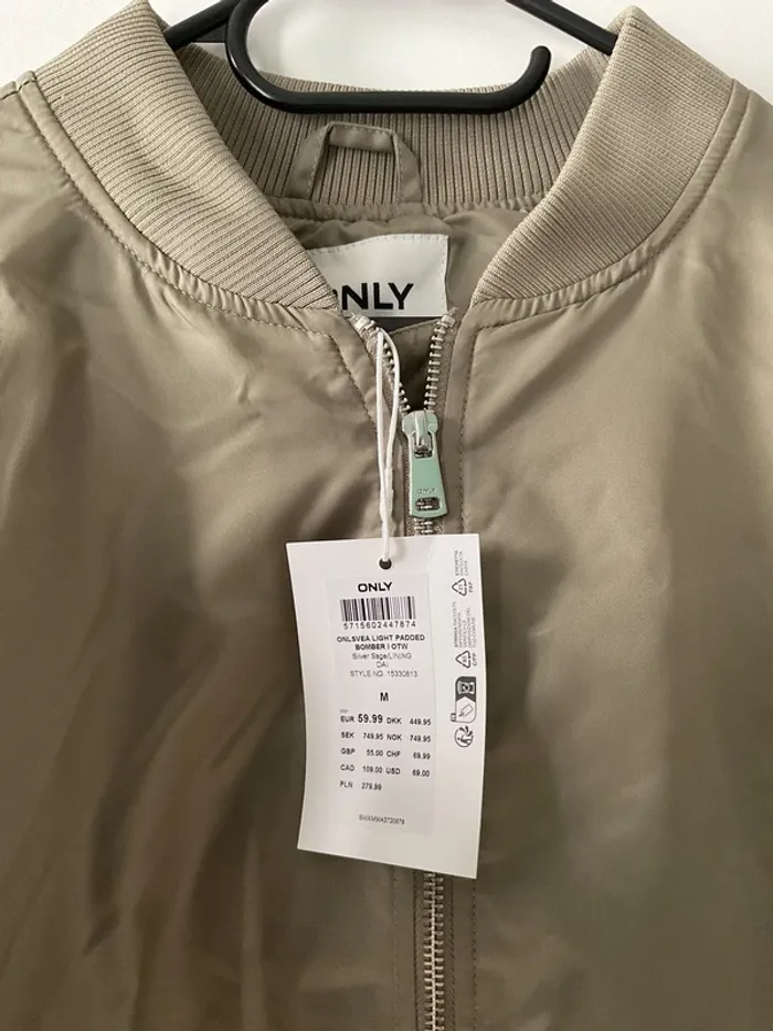 Bomber - photo numéro 4