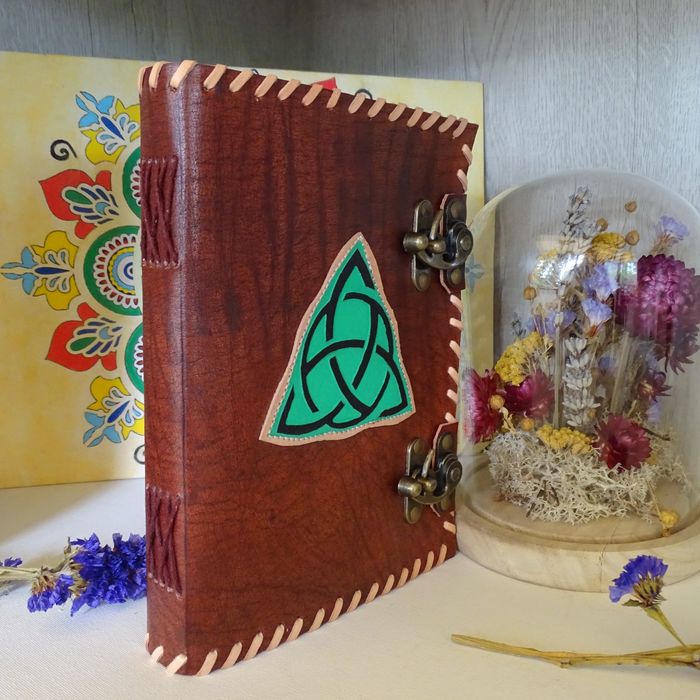 Grimoire cuir triquera vert - photo numéro 2
