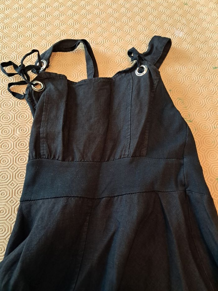 Petite robe noire mi-longue - photo numéro 6