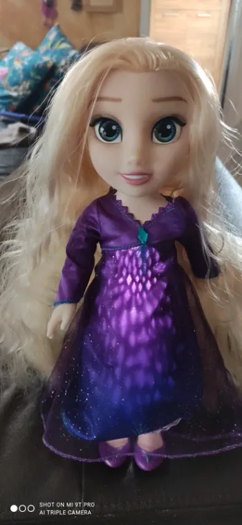 Poupée 34 cm Elsa chantante