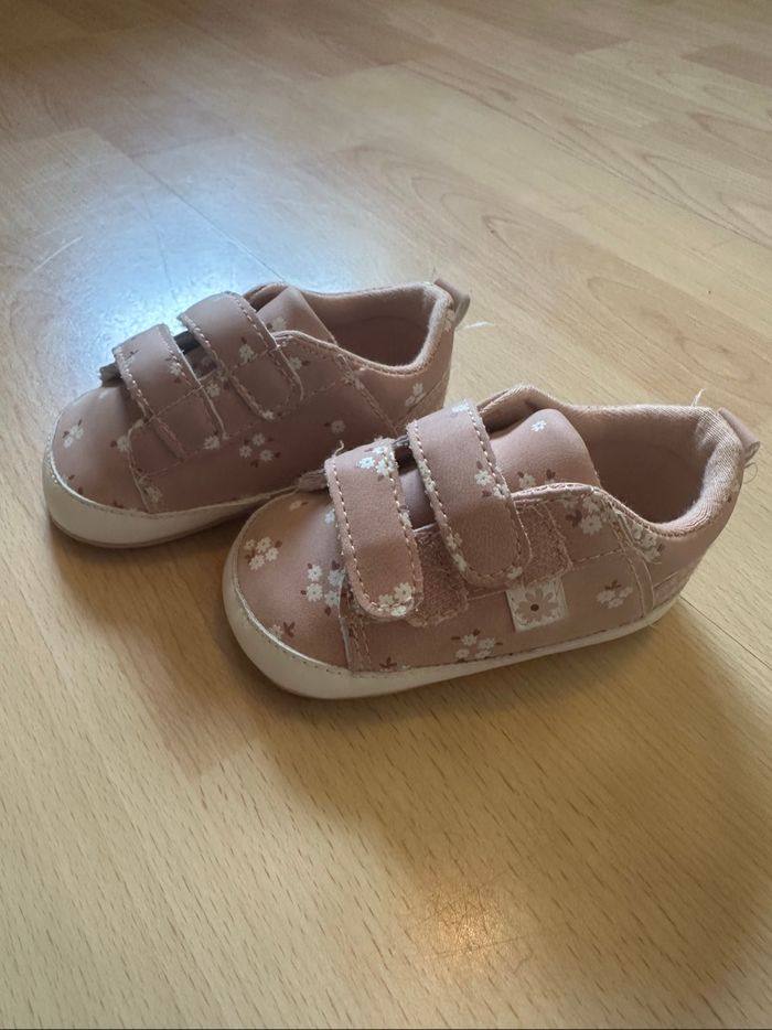 Lot chaussures bebe 12-18 mois - photo numéro 3