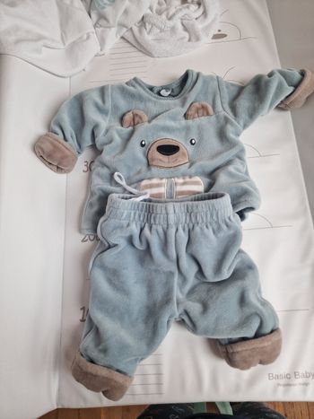 Ensemble bien epais.