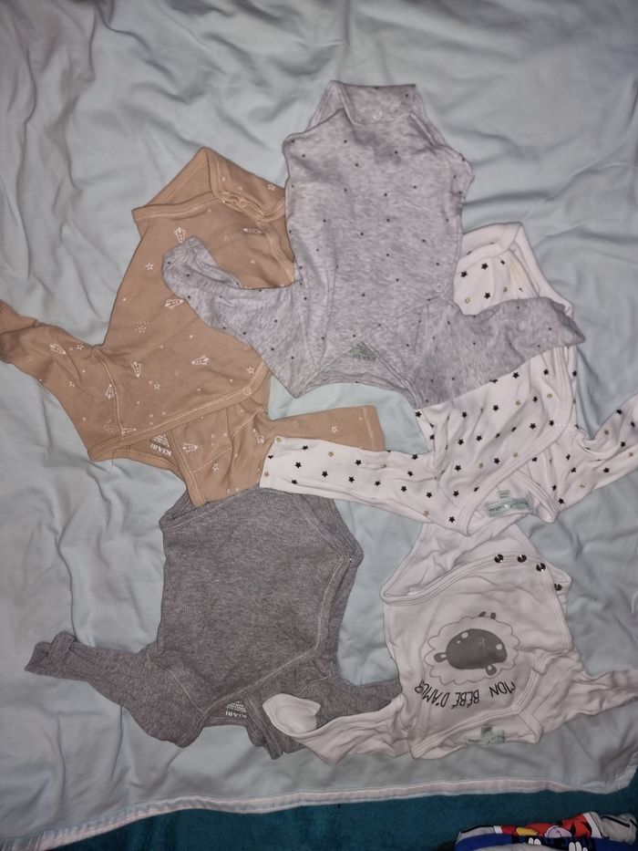 Lot de vêtements taille 1 mois garçon - photo numéro 9