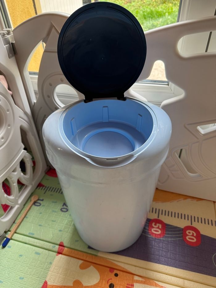 Poubelle tommee tippee - photo numéro 2