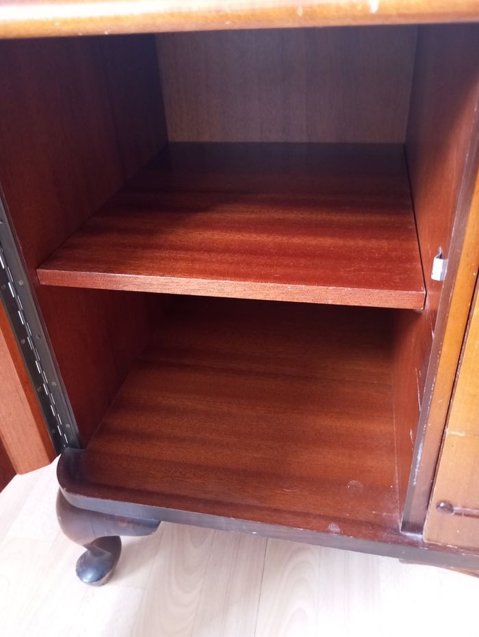 Buffet vintage bois avec rangement et plateau verre
🤎 - photo numéro 3