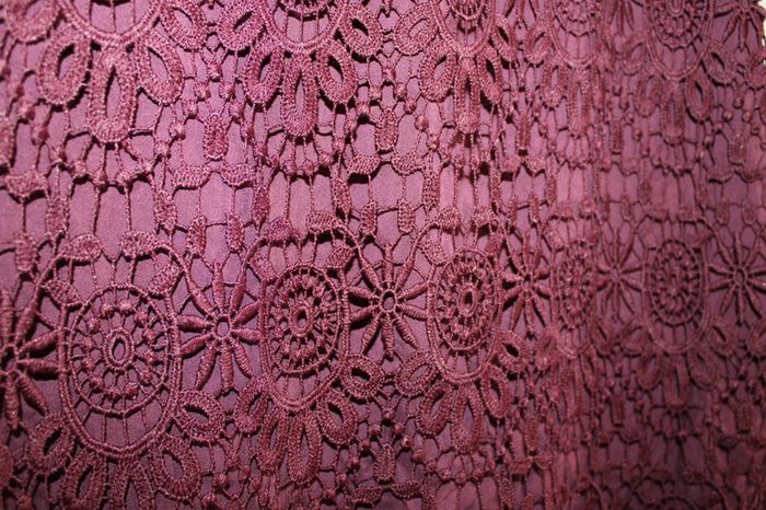 Robe en dentelle - photo numéro 2