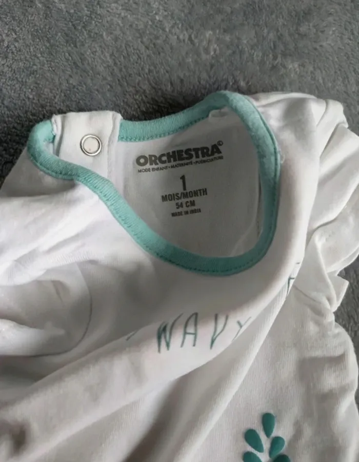 Bodies t-shirt taille 1 mois - photo numéro 3