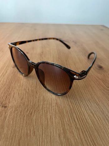 Lunettes de soleil vintages femmes neuves