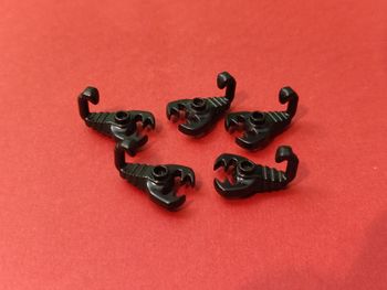 Lot 5 scorpions noirs - parfait état - vrai Lego
