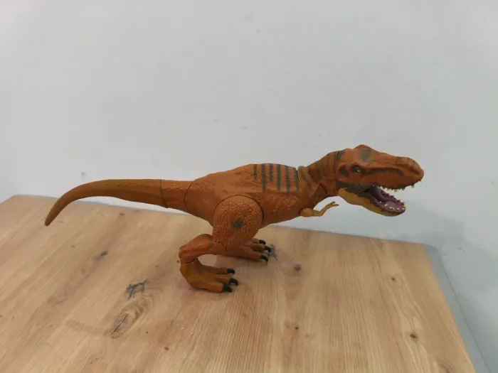 Jurassic world dinosaure T-Rex sonore - photo numéro 2
