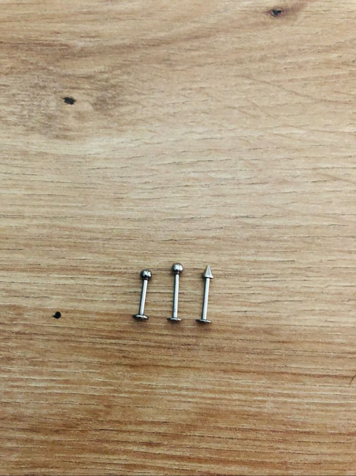 Lot X3 piercing