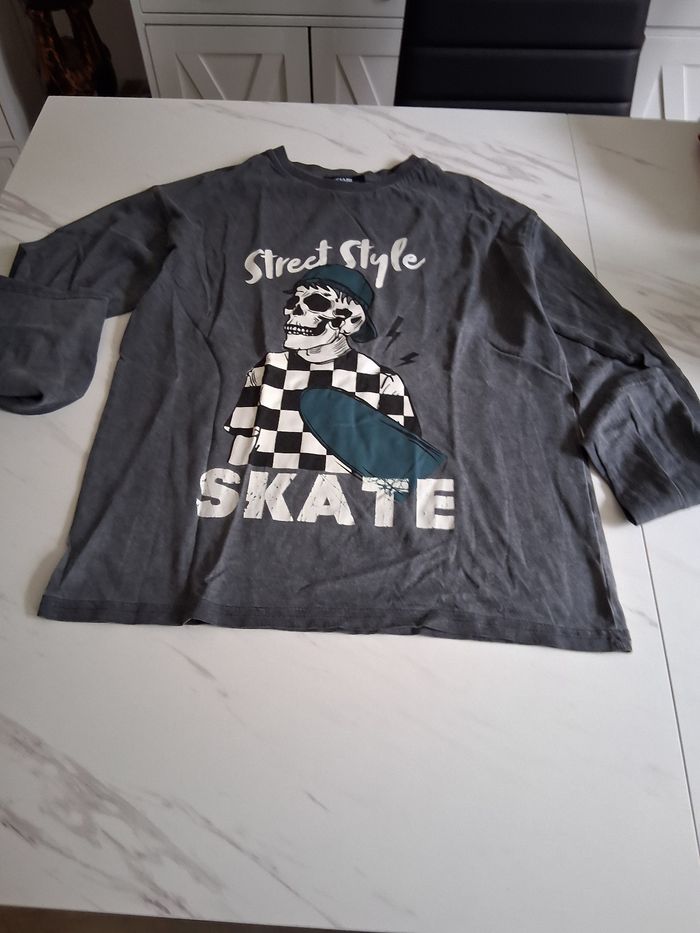 Sweat shirt gris imprimé " t- 10 ans" kiabi