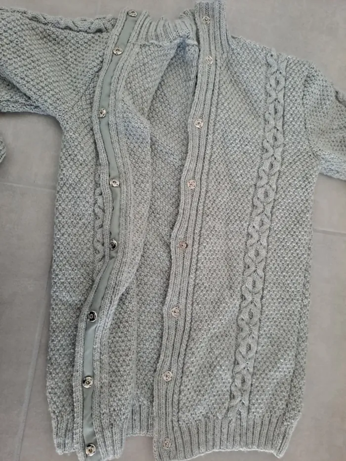 Gilet en Laine Tricoté Main - Pièce Unique et Chaleureuse - photo numéro 5