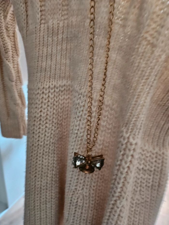 Robe en laine et collier - photo numéro 2