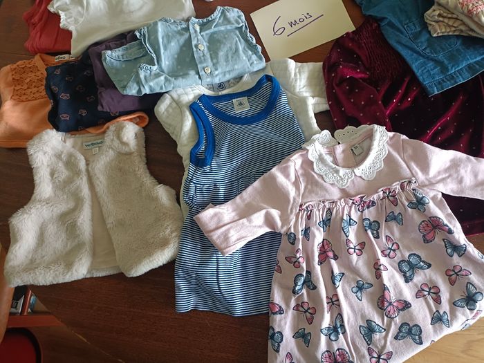 Lot 16 articles - bébé fille 6 mois - photo numéro 2