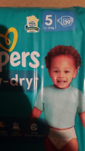 Couches pampers taille 5