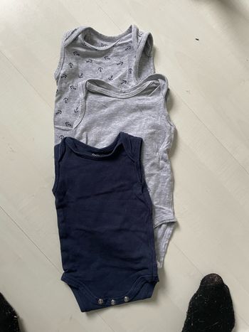 Lot 3 bodies sans manche