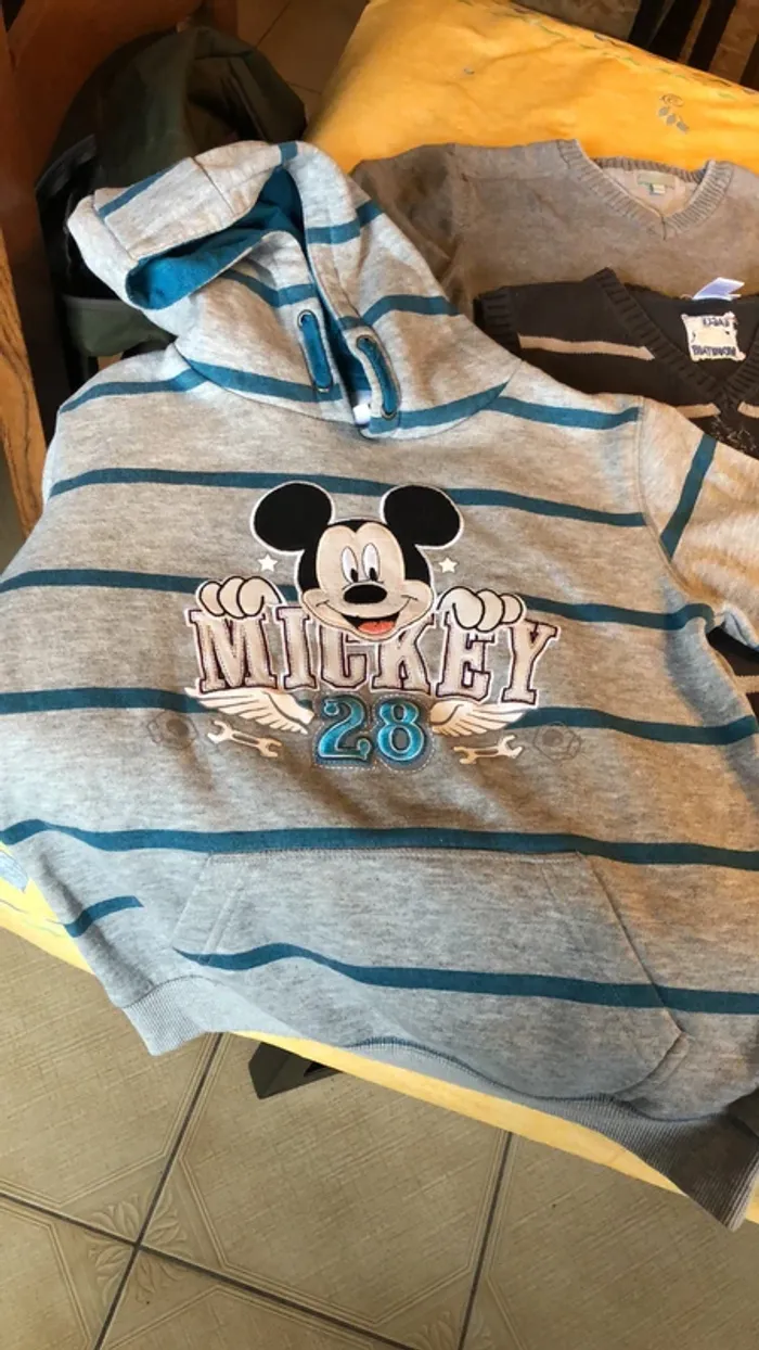 Pull capuche