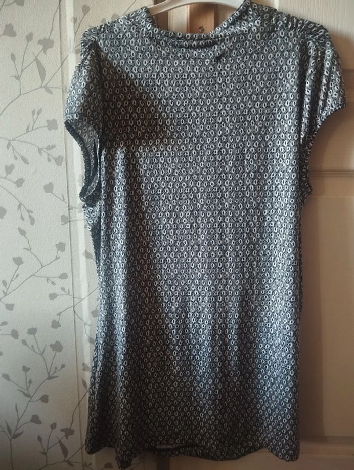 T-shirt sans manche débardeur taille 3 motif gris et noir - photo numéro 2