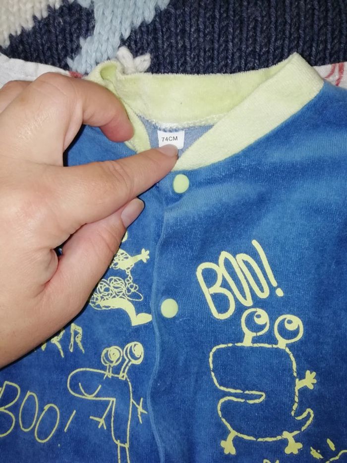 Pyjama 12 mois 1piece velours bleu et vert - photo numéro 2