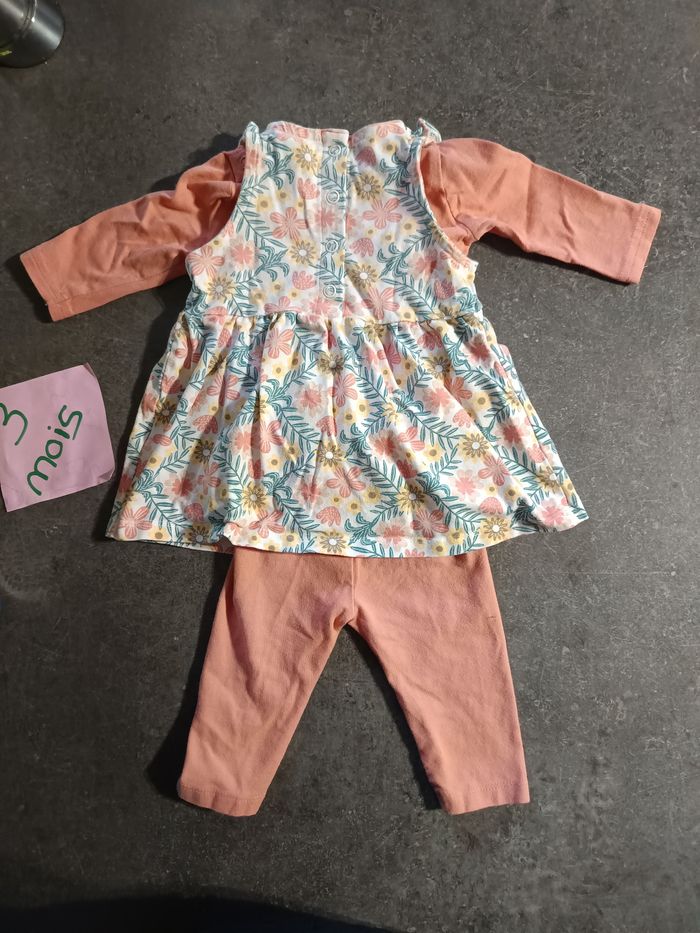 Ensemble 3 pièces 3 mois - photo numéro 2