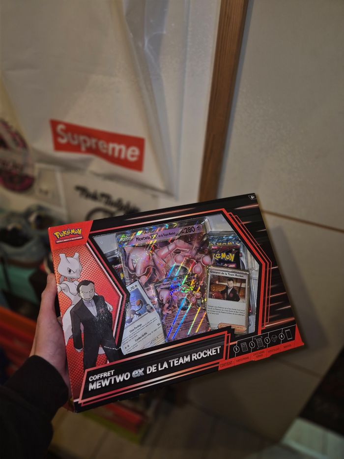 Coffret Mewtwo EX de la Team Rocket FR