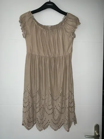 Robe tunique beige motifs sur le bas taille S / M