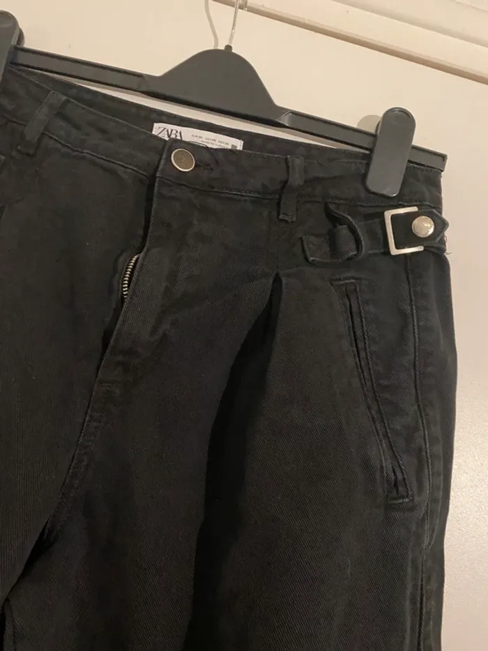 Jean Noir 3/4 Taille Haute Zara