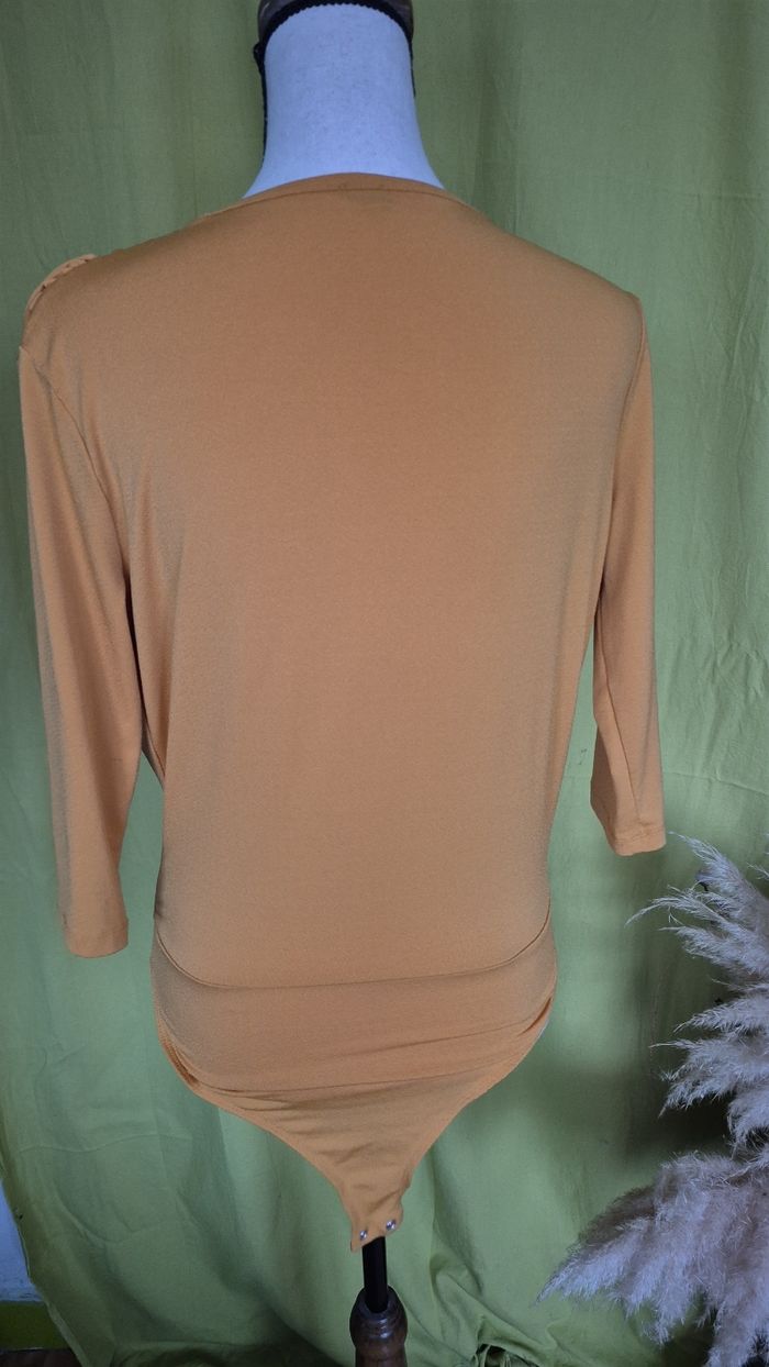 Body Cache-Cœur Jaune Moutarde Dentelle - photo numéro 3