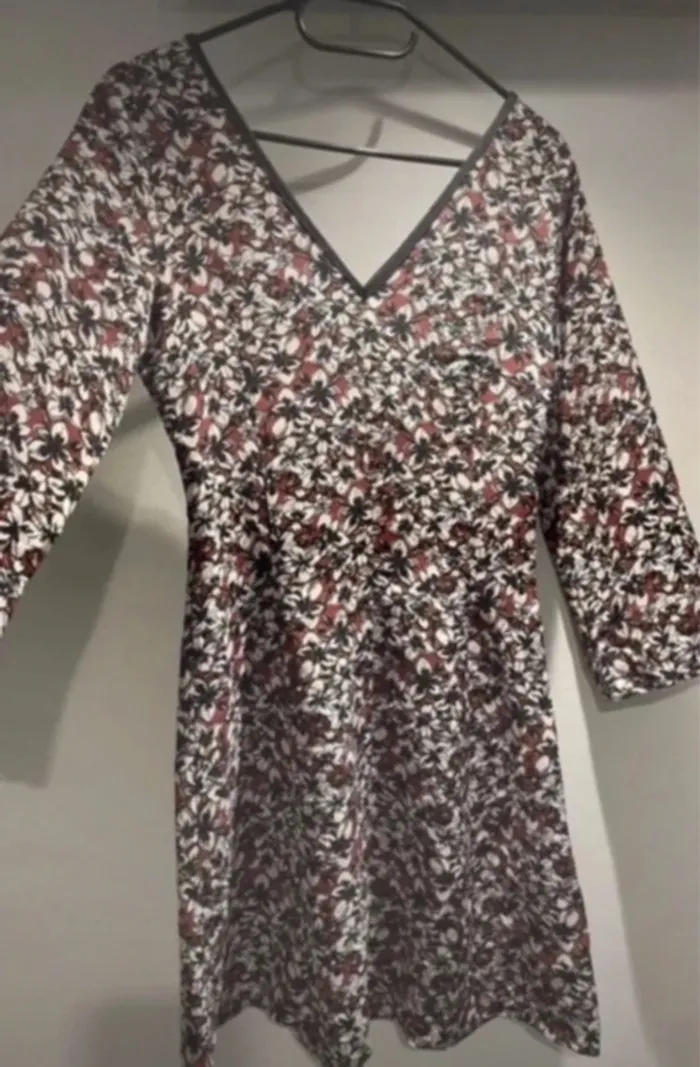 Robe fleurie Réserved – taille 34- Neuve - photo numéro 7