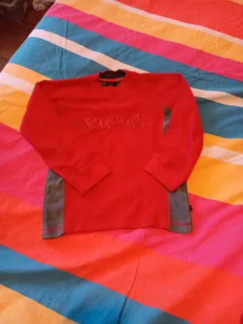 Pull 6 ans (8 ans étiquette)