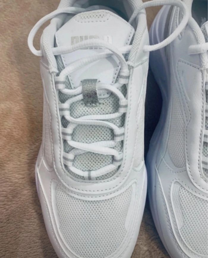 Baskets femme blanc argenté pas de envois avec vinted go 🍭🍭 - photo numéro 3