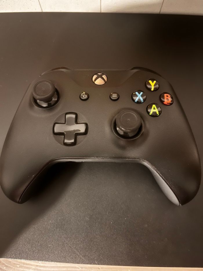 Xbox One X – Excellent état + Boîte + Câbles + 1 Manette  officielle - photo numéro 4