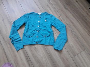 Gilet bleu canard avec fantaisie sur poitrine