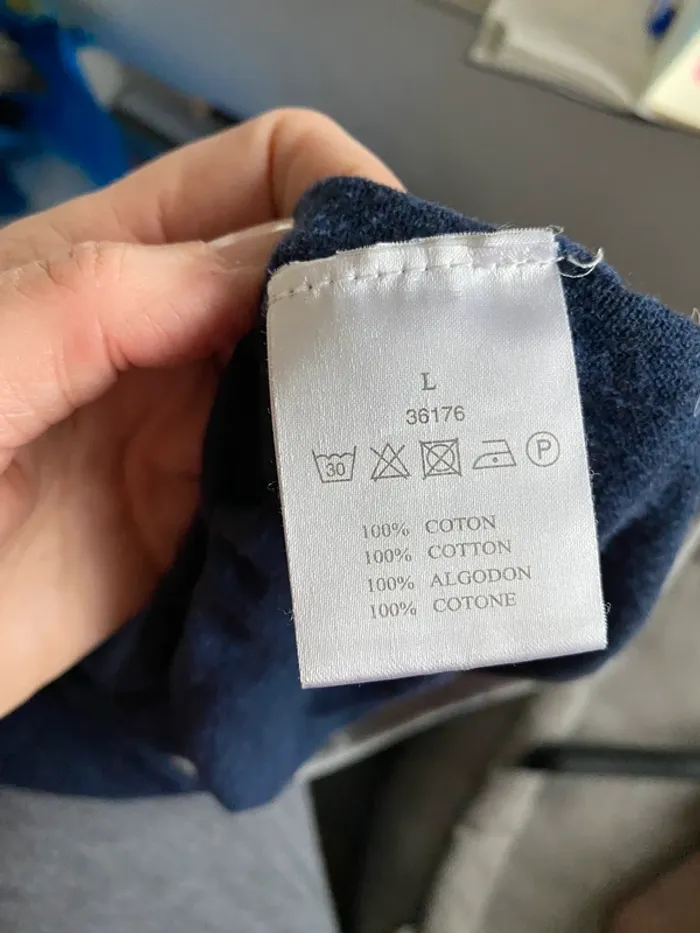 Pull bleu marine - photo numéro 2