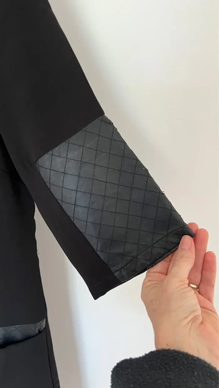 Robe noire droite empiècement cuir - photo numéro 2