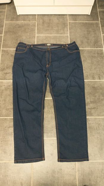 Grand pantalon bleu taille 124 de marque bleu-bonheur