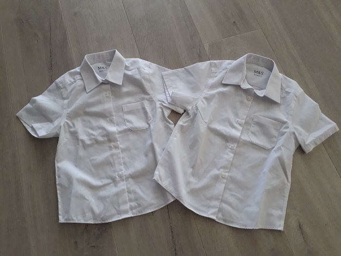 Lot de deux chemises blanches