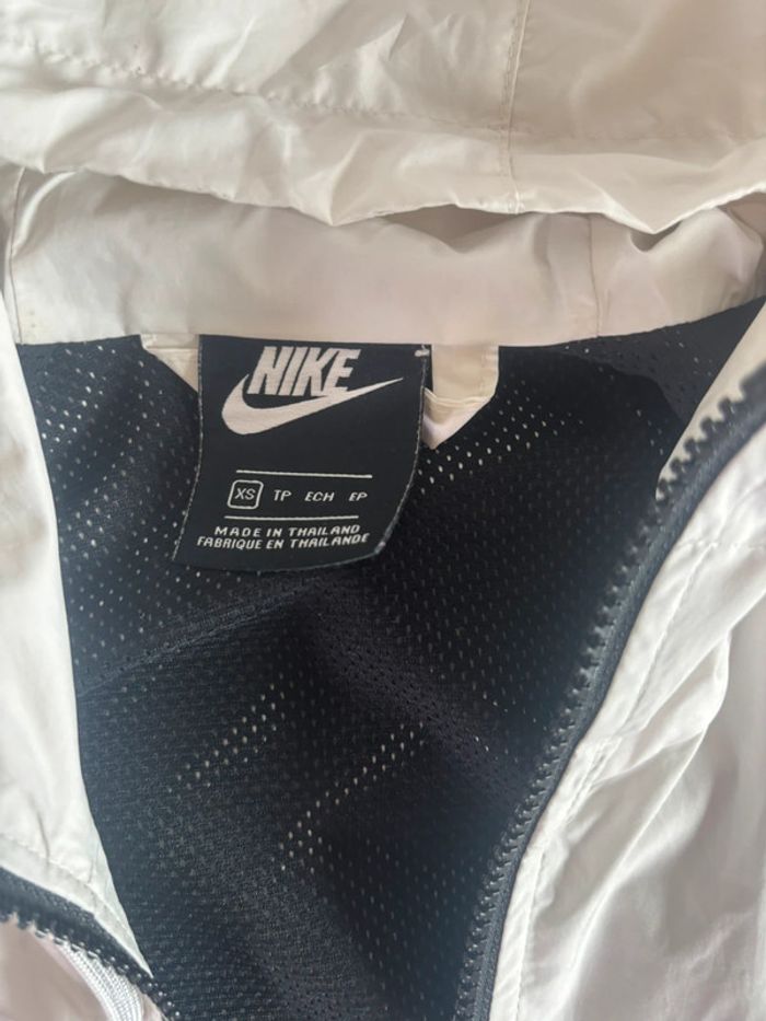 Veste coupe vent Nike blanche et noir taille xs - photo numéro 13