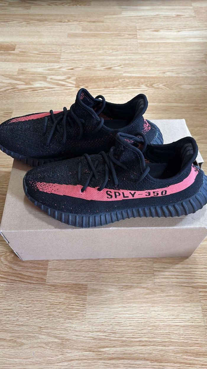 Yeezy Boost 350 V2 Core Black Red - photo numéro 3