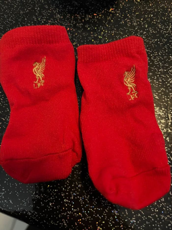 Lot Chaussons Bébé + Chaussettes Liverpool FC Officiel - Neuf/Excellent État ! - photo numéro 2