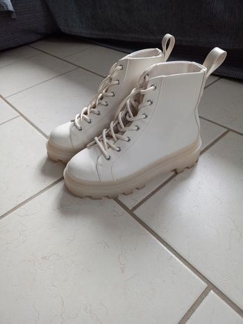 Chaussures montantes divided h&M taille 37 coloris blanc