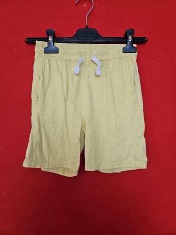 Short jaune pâle