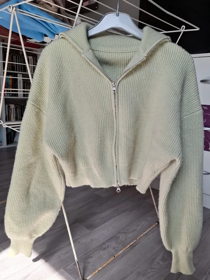 Pull avec zip et col roulé