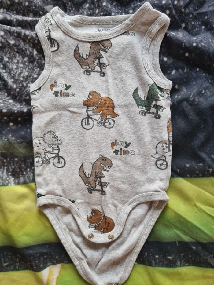 Lot de 3 bodies manches courtes + 1 sans manches offert - photo numéro 5