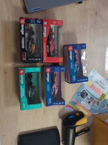 Lot de 5 voitures burago formule 1 1/43
