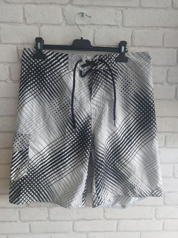 Short de bain Go Sport taille 40